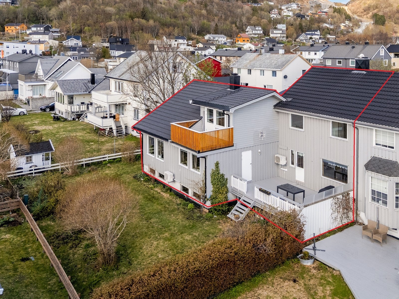 DNB Eiendom AS Rønvik - Halvpart av tomannsbolig med tilbygget (separat) boenhet | 6 soverom tot. |