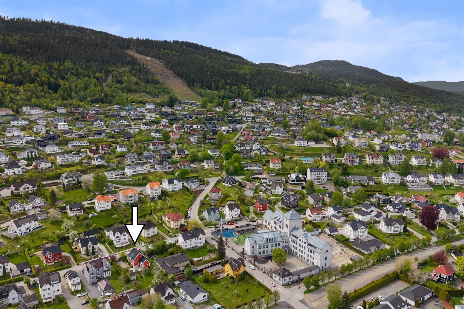 Beliggenheten er populær med nærhet til dagligvare, sentrum og kjøpesenter Galleribilde
