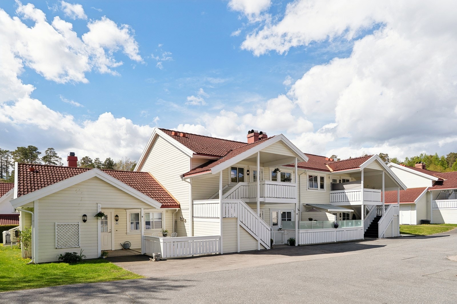 Ranvikskogen 35D har en supert, usjenert intern beliggenhet - Gangavstand til barnehage, ungdomsskole, Kiwi Ranvikskogen og treningssenter! Galleribilde