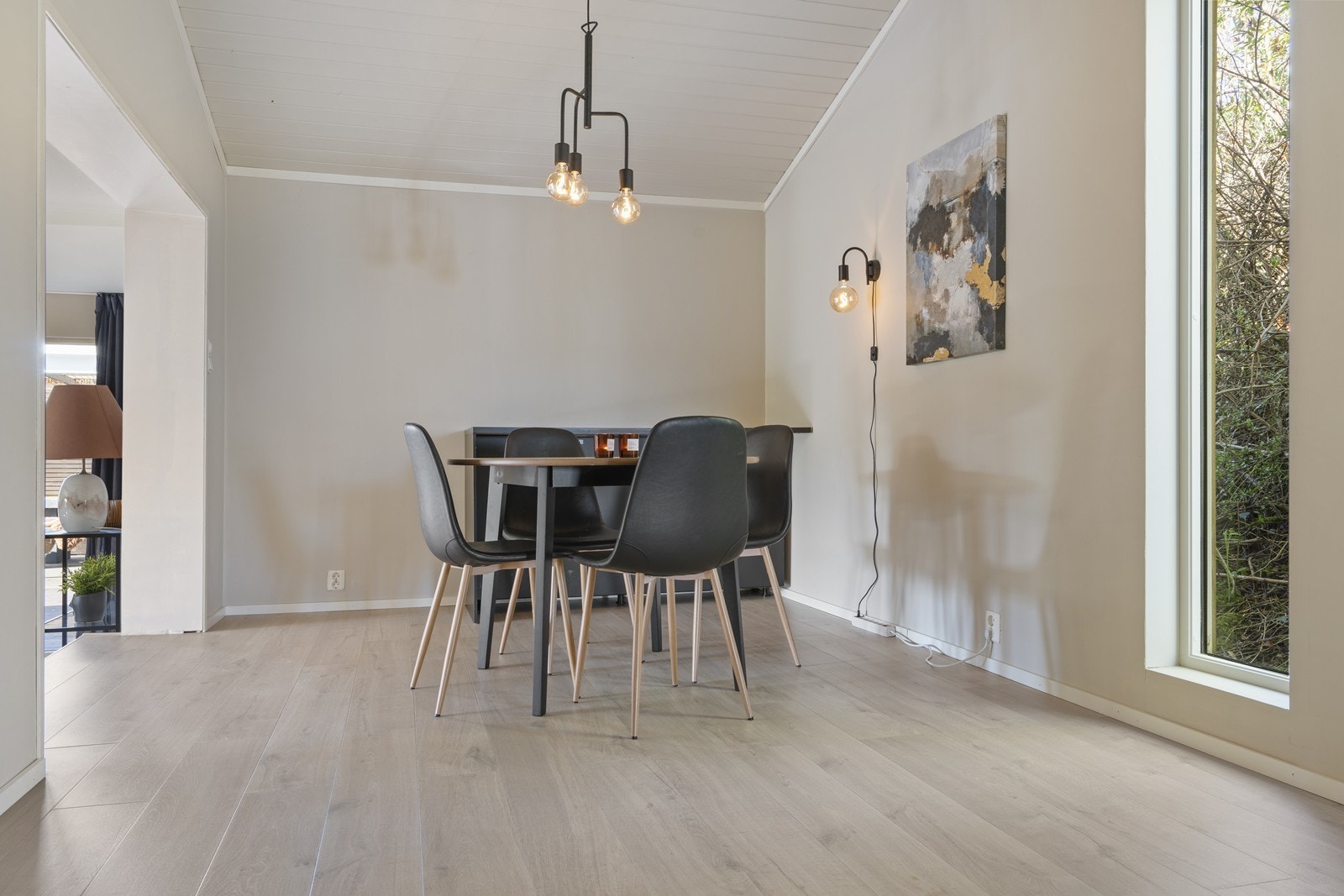 - Her er det god plass til spisegruppe - Galleribilde