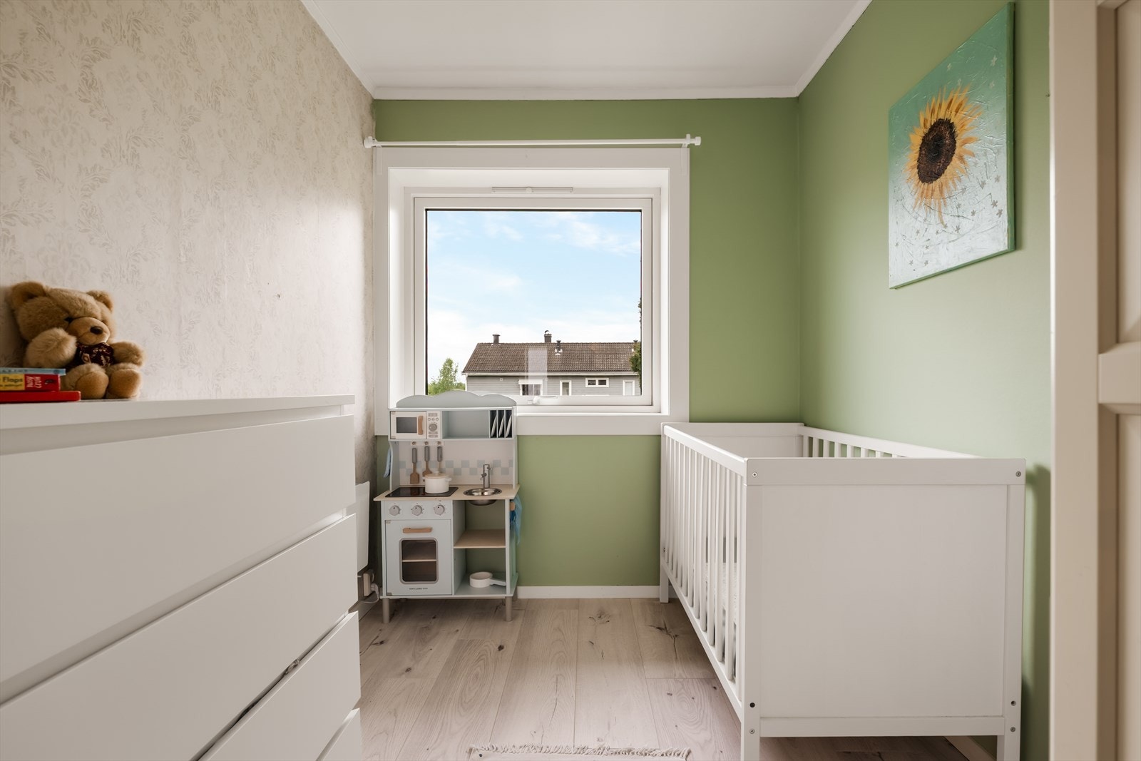 Det andre soverommet egner seg godt som barnerom, gjesterom eller kontor. Galleribilde