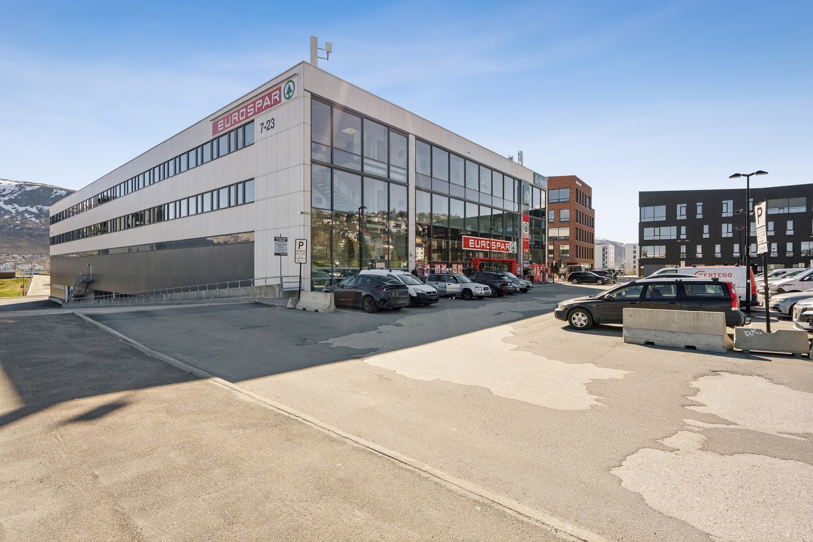 Dagligvarehandelen gjøres enkelt hos Eurospar Kræmer, kun få minutters gange fra leiligheten. Galleribilde