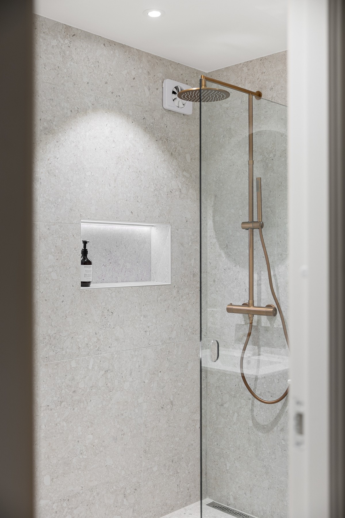 Badet har fått tilstandsgrad 0 av takstmann. Galleribilde