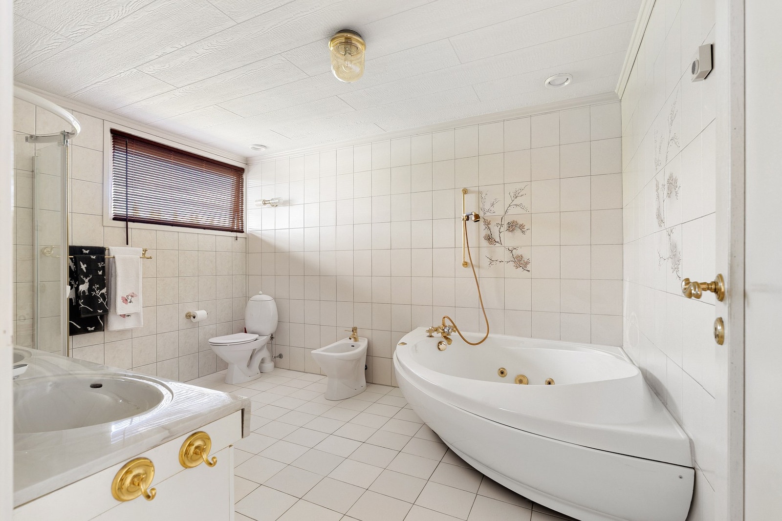 Badet i tilknytning til soverommet er på hele 10 kvm. Galleribilde
