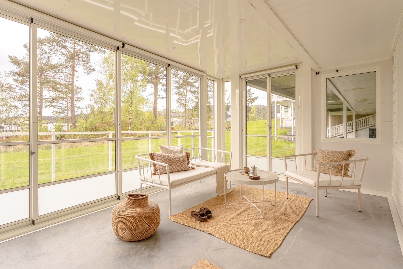 Dette er en flott 2-roms leilighet med en vestvendt og innglasset balkong på 23 kvm. Galleribilde