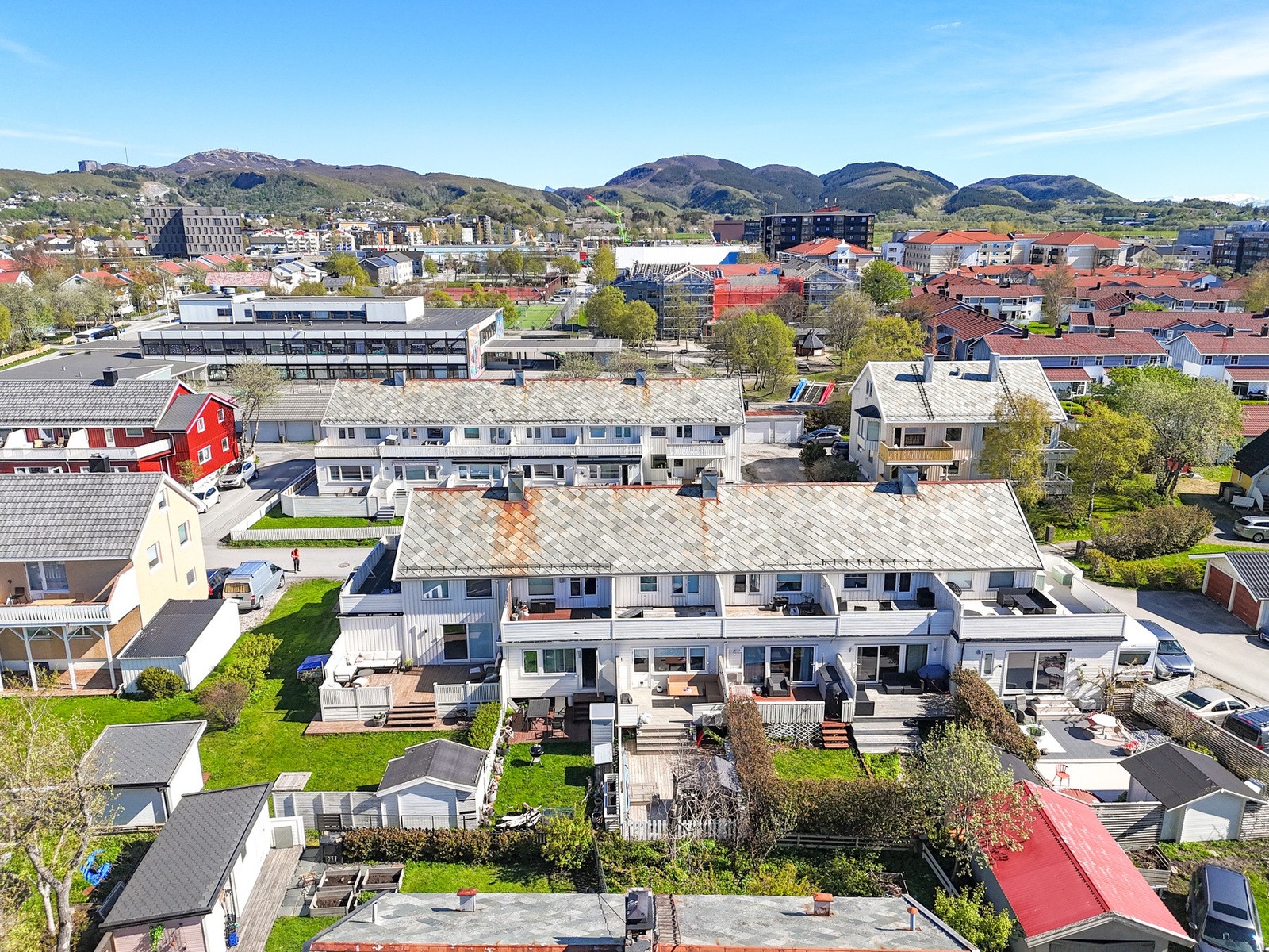 Oversikt over det veletablerte nabolaget. Galleribilde