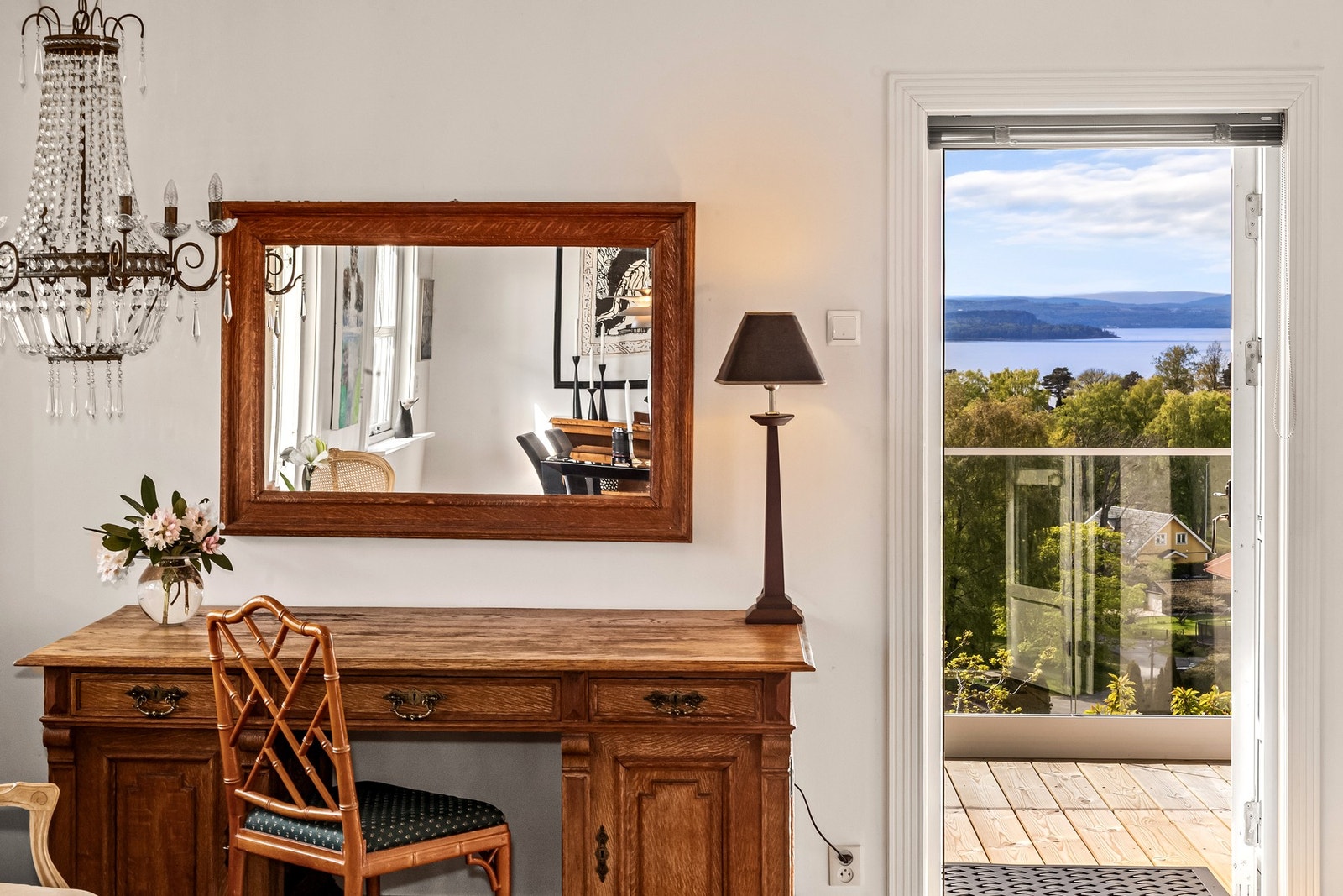 Utgang til terrasse. Galleribilde
