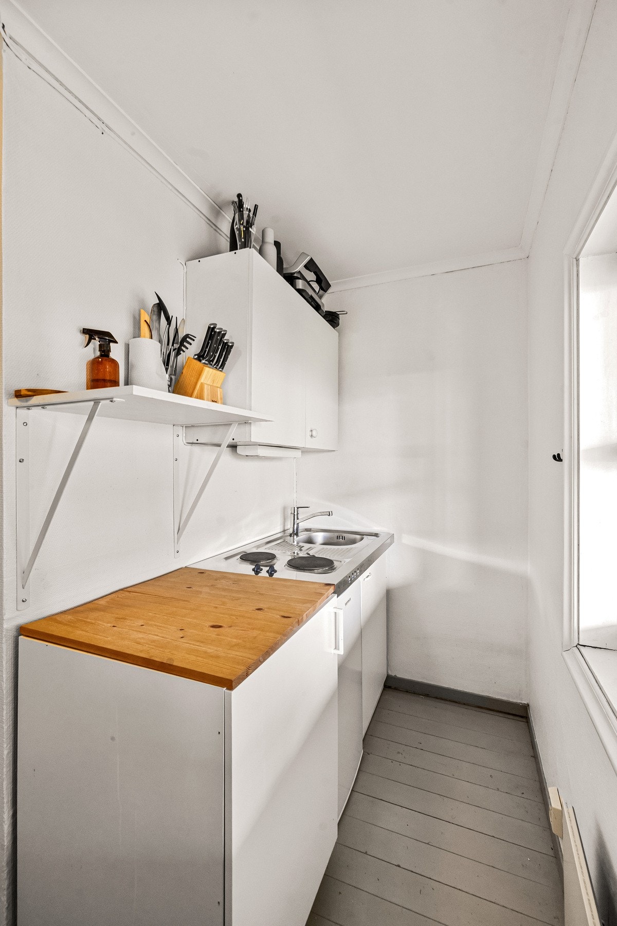 Kjøkken i hybel. Galleribilde