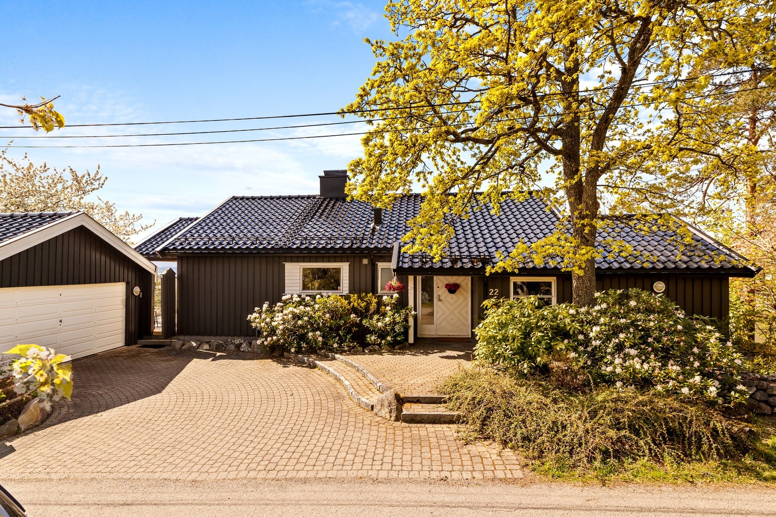 Uteområdene byr på en sjelden kombinasjon av natur, privatliv og storslått utsikt. Galleribilde