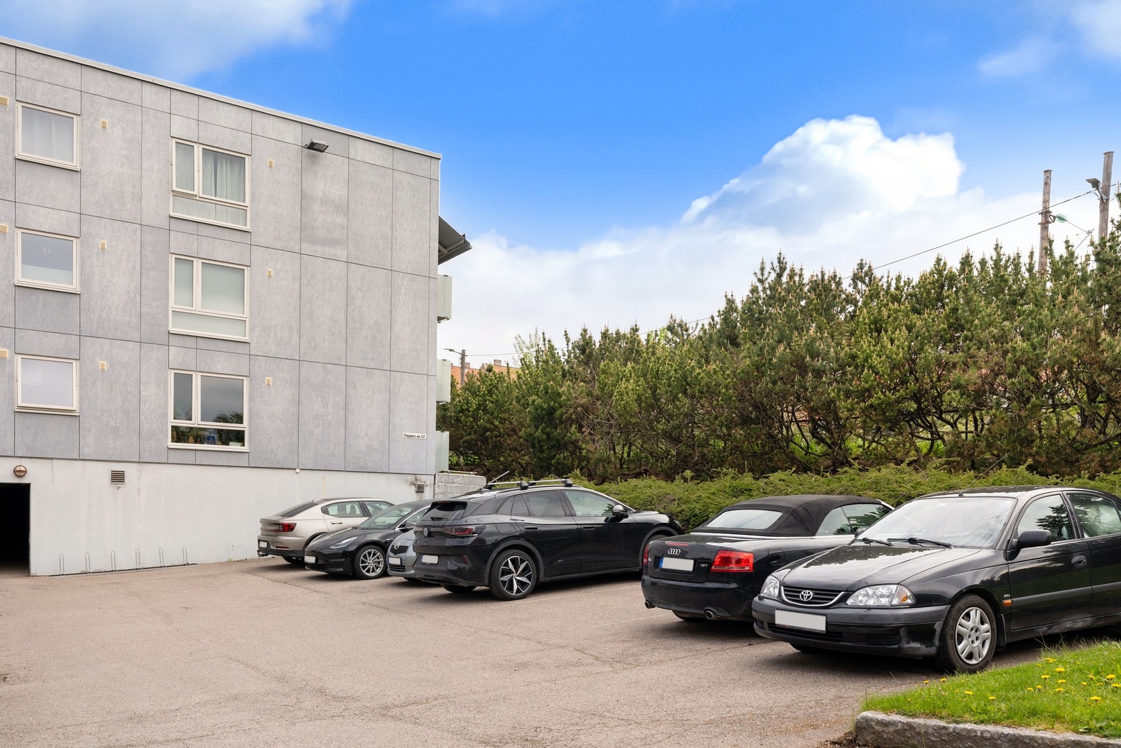 Sameiet har 7 felles parkeringsplasser. Galleribilde