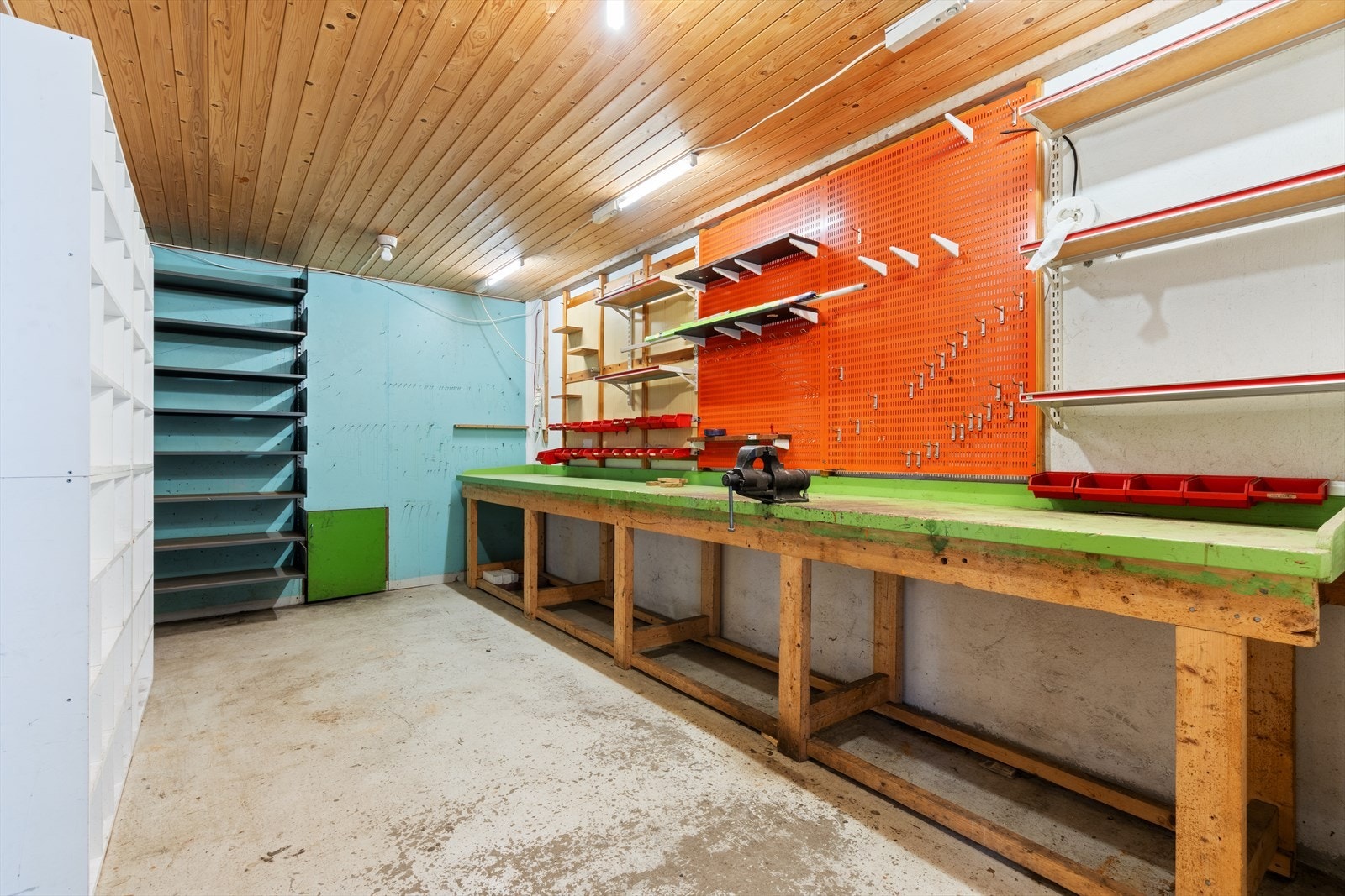 Arbeidsrom i underetasjen. Galleribilde