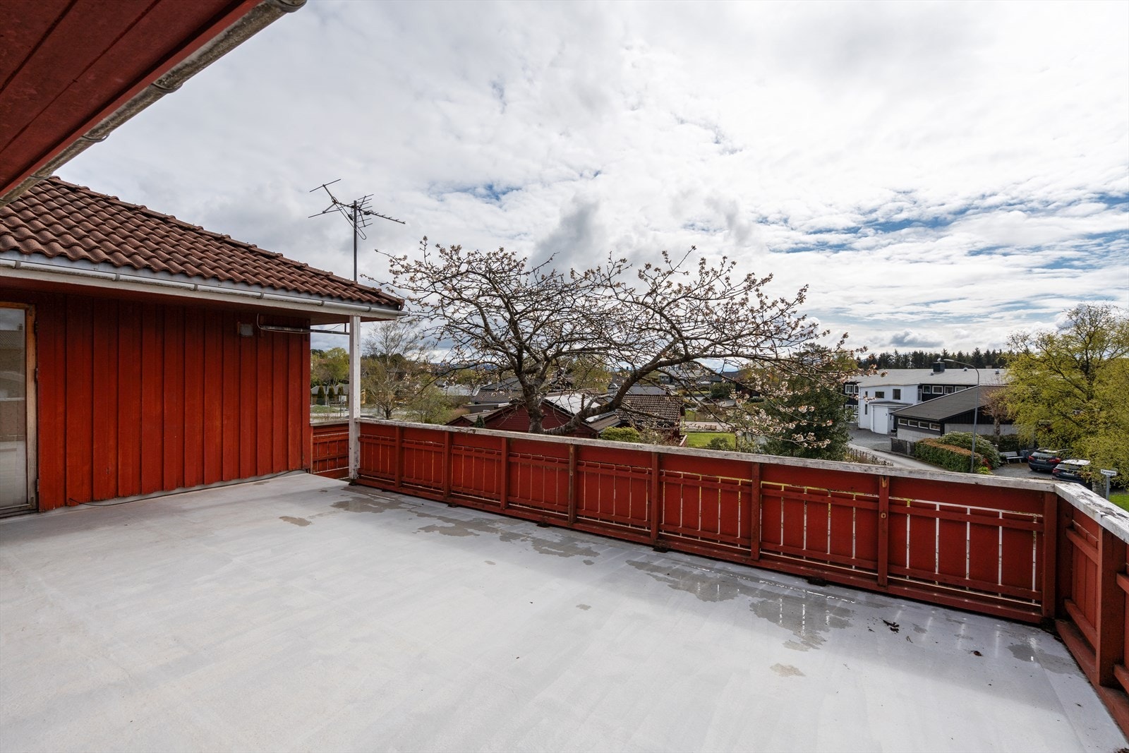 Terrasse i tilknytning til stue og soverom. Galleribilde