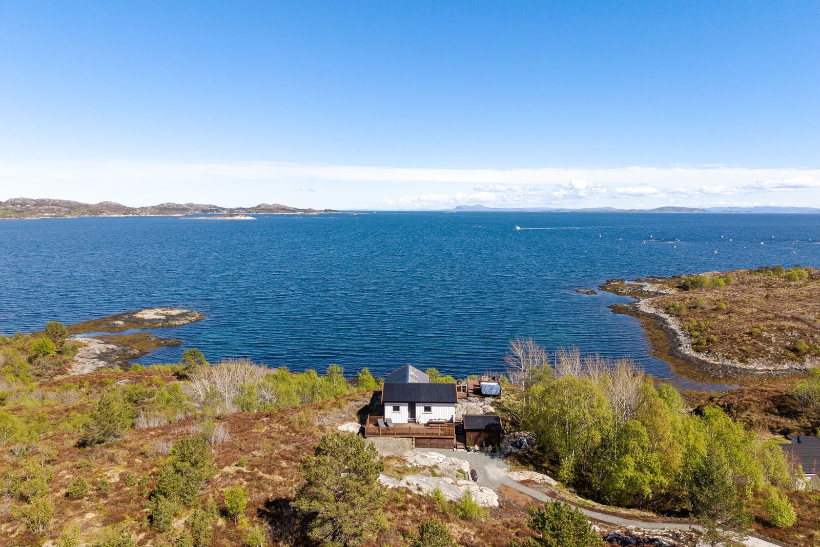 Skjærgården og havområdene utenfor Hitra kan by på noen av Nordens beste områder for fiske og dykking Galleribilde