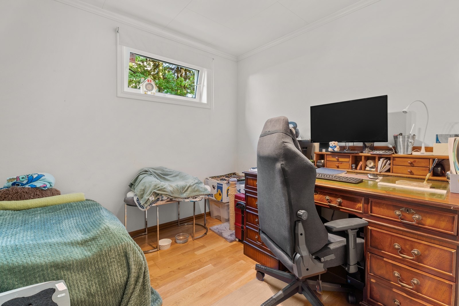 Et av de innredede rommene i kjelleren, som i dag brukes som kontor. Galleribilde