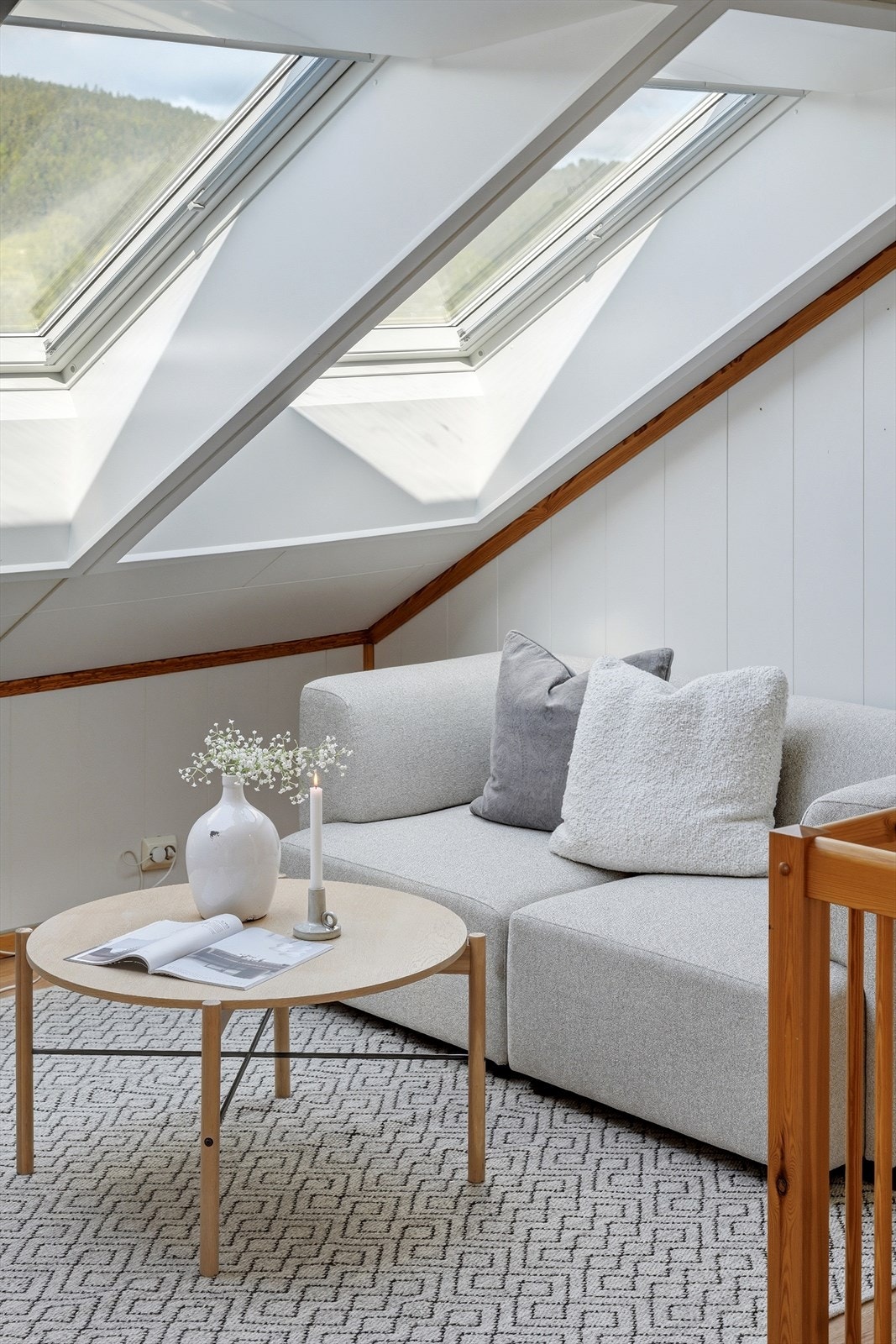 Et fleksibelt rom som egner seg godt som TV-stue, kontor eller lekeareal. Galleribilde