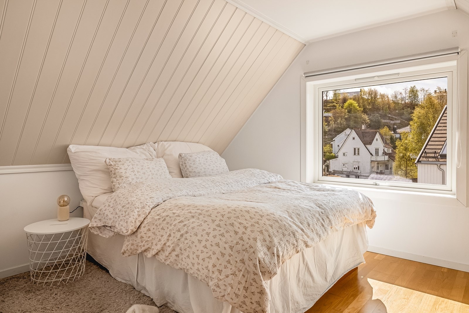 Lyst og luftig soverom. Galleribilde