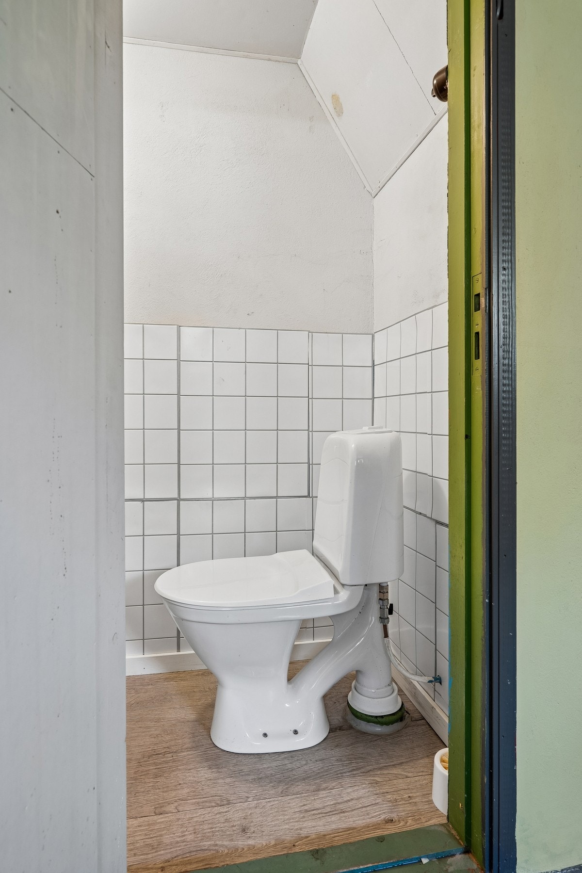 Toalettrom i kjelleretasjen. Galleribilde