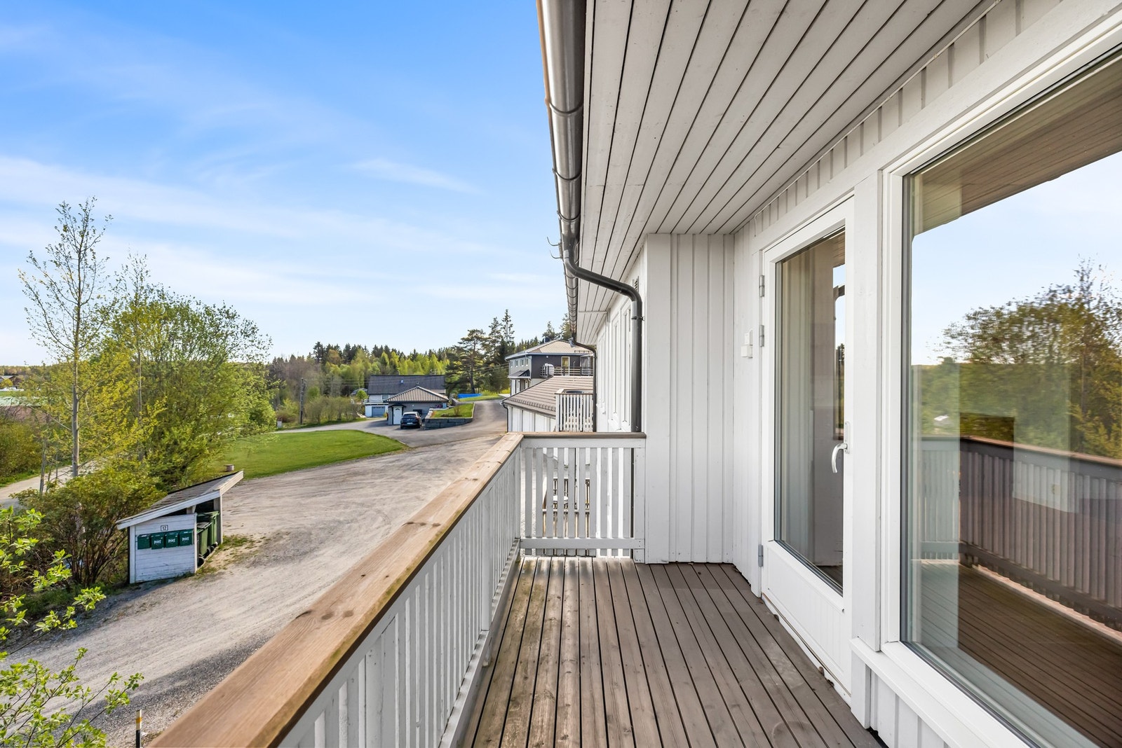 Balkongen er på ca. 5 kvm. Galleribilde