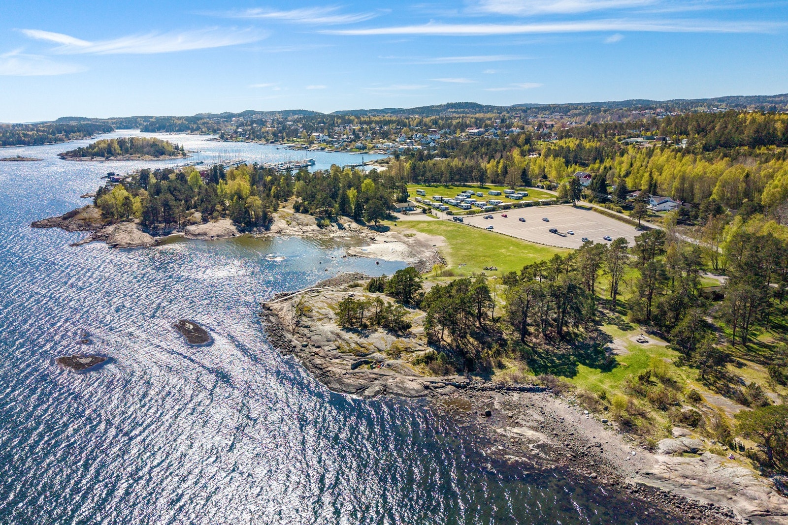 Nøtterøy har vakker skjærgård, med nydelig kyststi som gir god rekreasjon hele året. Her i kystnære og meget hyggelige omgivelser vil du finne både ro og trivsel. Galleribilde