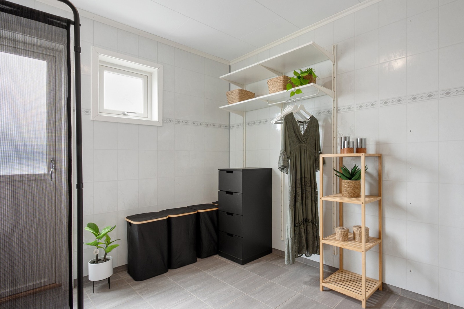 Kombinert bad og vaskerom. Galleribilde