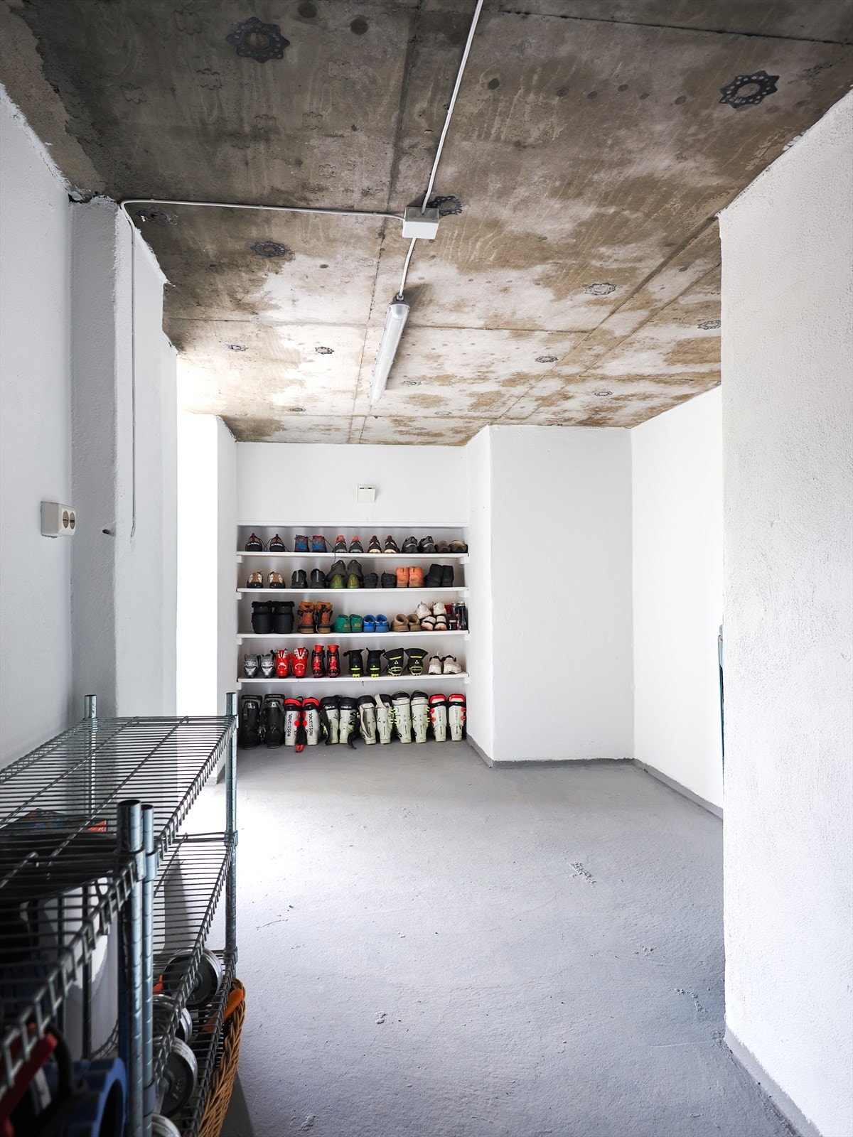 Stor bod nr. 2 med adkomst inn fra garasjen Galleribilde