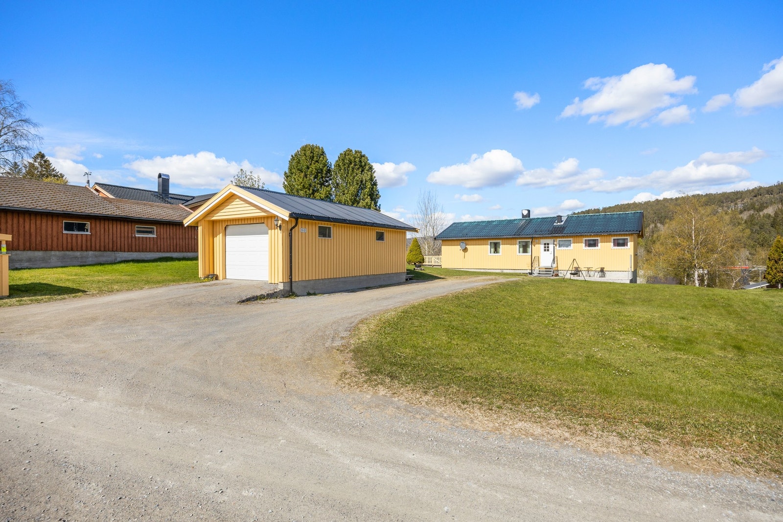 Romslig enebolig med tilhørende garasje! Galleribilde