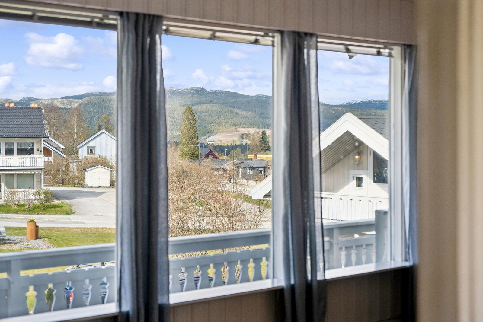 Utsikt fra stue. Galleribilde