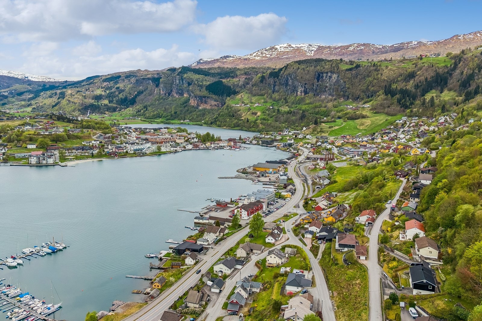 Områdefoto mot Norheimsund sentrum Galleribilde