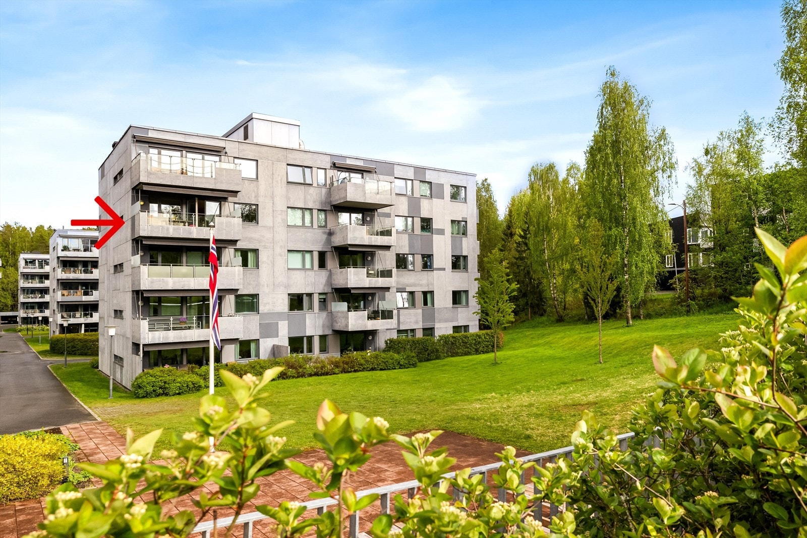Her får du kort vei til Ski sentrum, togstasjon, butikker, servicetilbud og flotte turområder. Galleribilde