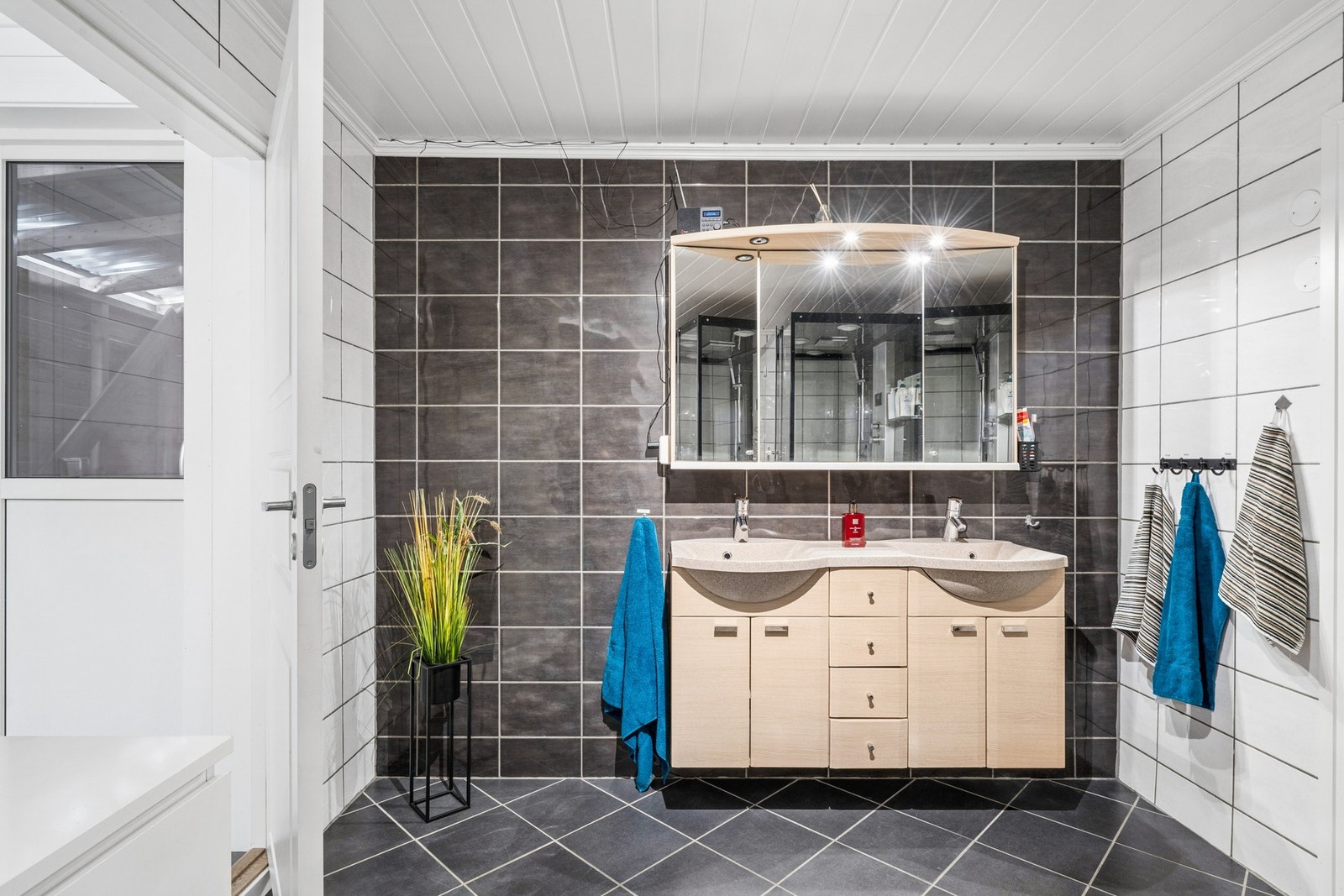 Mekanisk avtrekk sørger for god ventilasjon på badet. Galleribilde