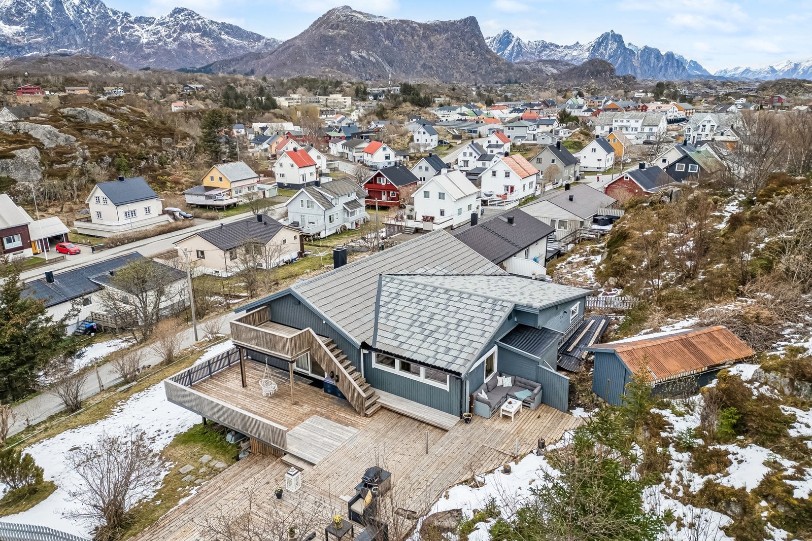 Området rundt gir flere turmuligheter både på sommers- og vinterstid. Galleribilde