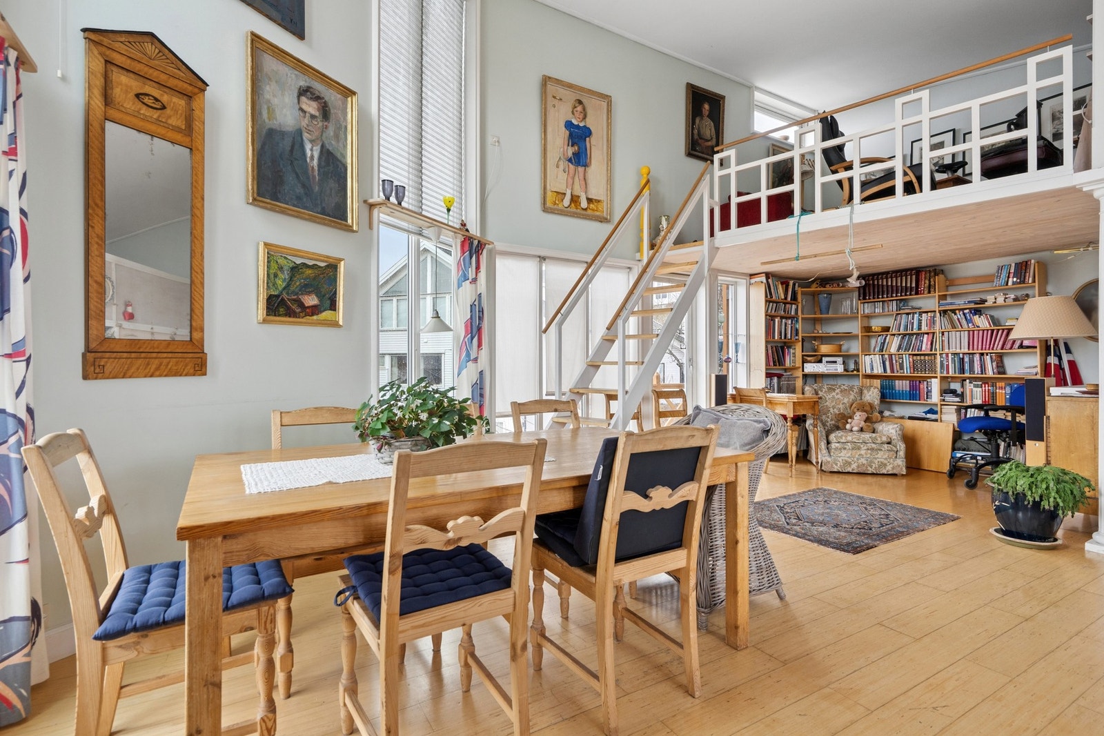 Velkommen til Conrad Holmboes Veg 13, her presentert av EiendomsMegler1 Rødbanken v/Wenche.
Foto: EFKT Galleribilde