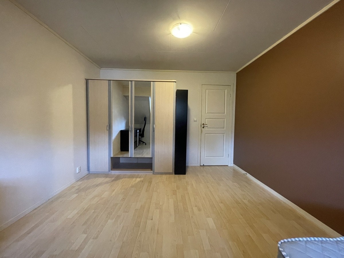Rom 3: 9000 ledig 1.6 Galleribilde