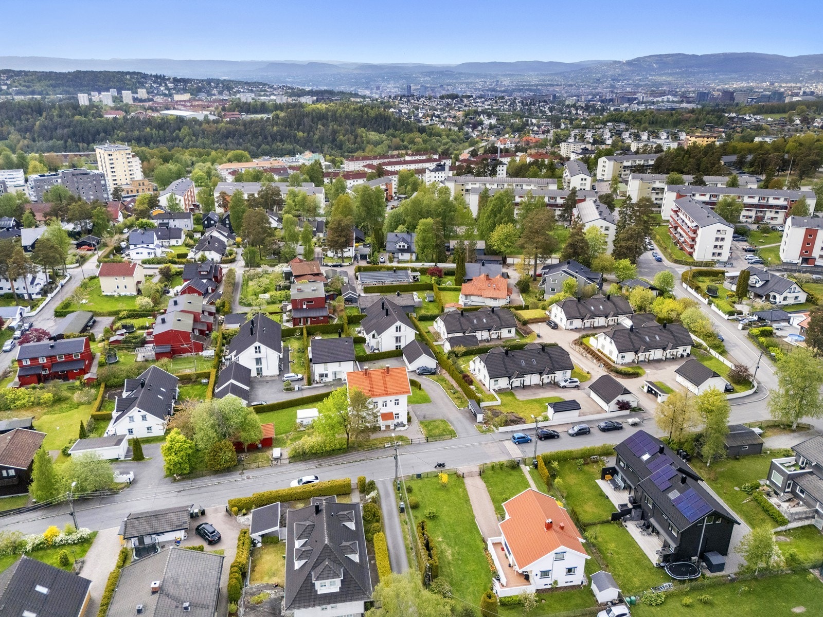 Oversikt over det veletablerte og barnevennlige nabolaget på Oppsal. Galleribilde