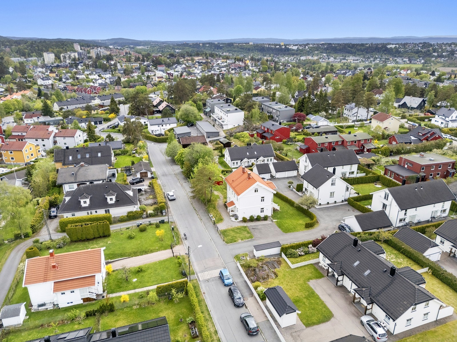 Området består hovedsakelig av villa- og småhusbebyggelse. Galleribilde