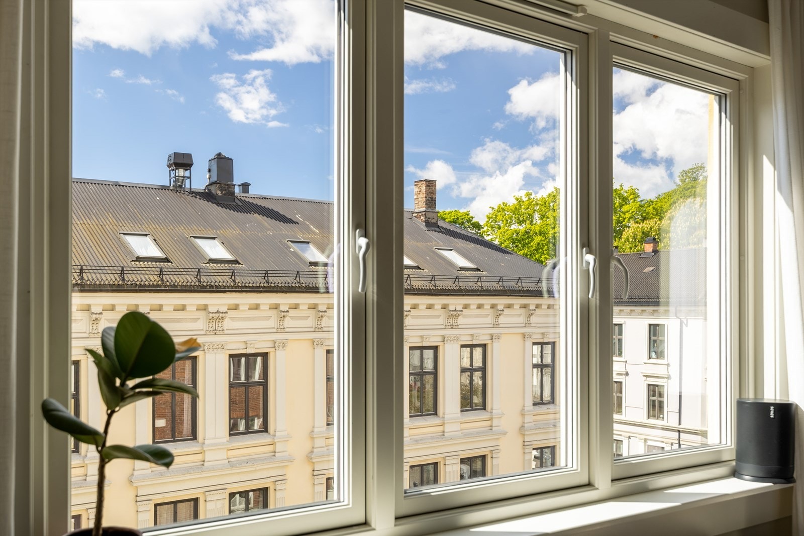Her bor du høyt og fritt i 5. etasje vendt mot Johannes Bruns gate. Galleribilde