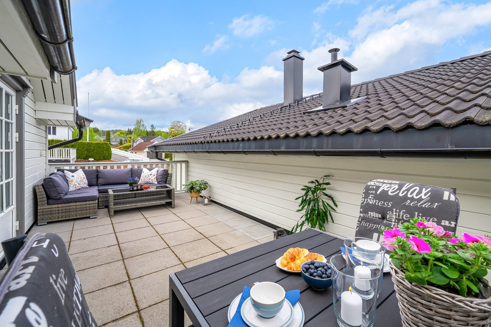 Den romslige takterrassen gir mange muligheter for møblering. Galleribilde