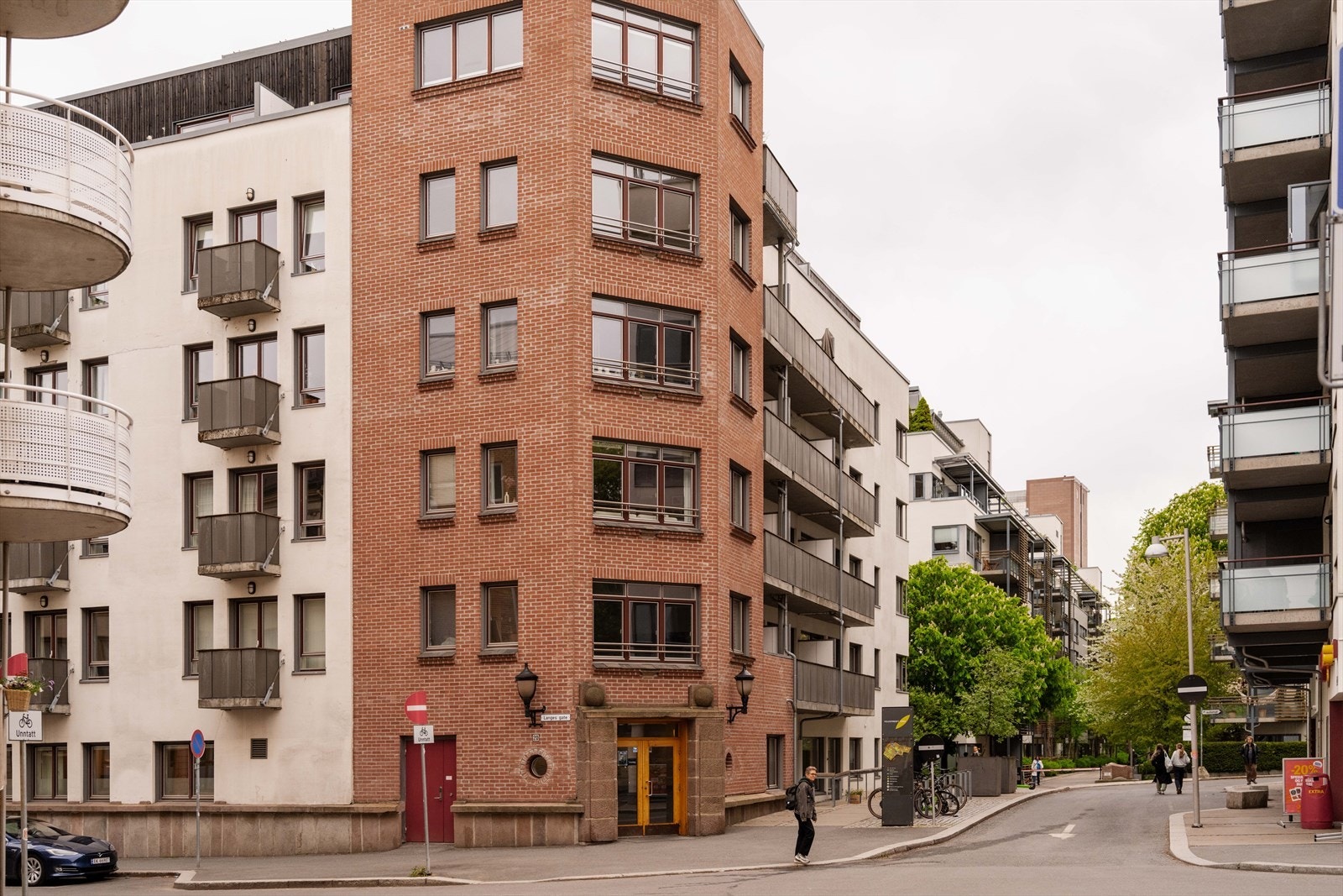 Leiligheten ligger i et attraktivt og sentralt boligområde i populære Pilestredet Park på St. Hanshaugen, en av Oslos mest ettertraktede bydeler. Galleribilde