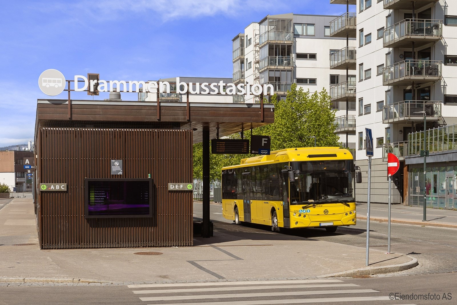 Det er også godt med bussavganger forbi leiligheten og fra Drammen busstasjon Galleribilde