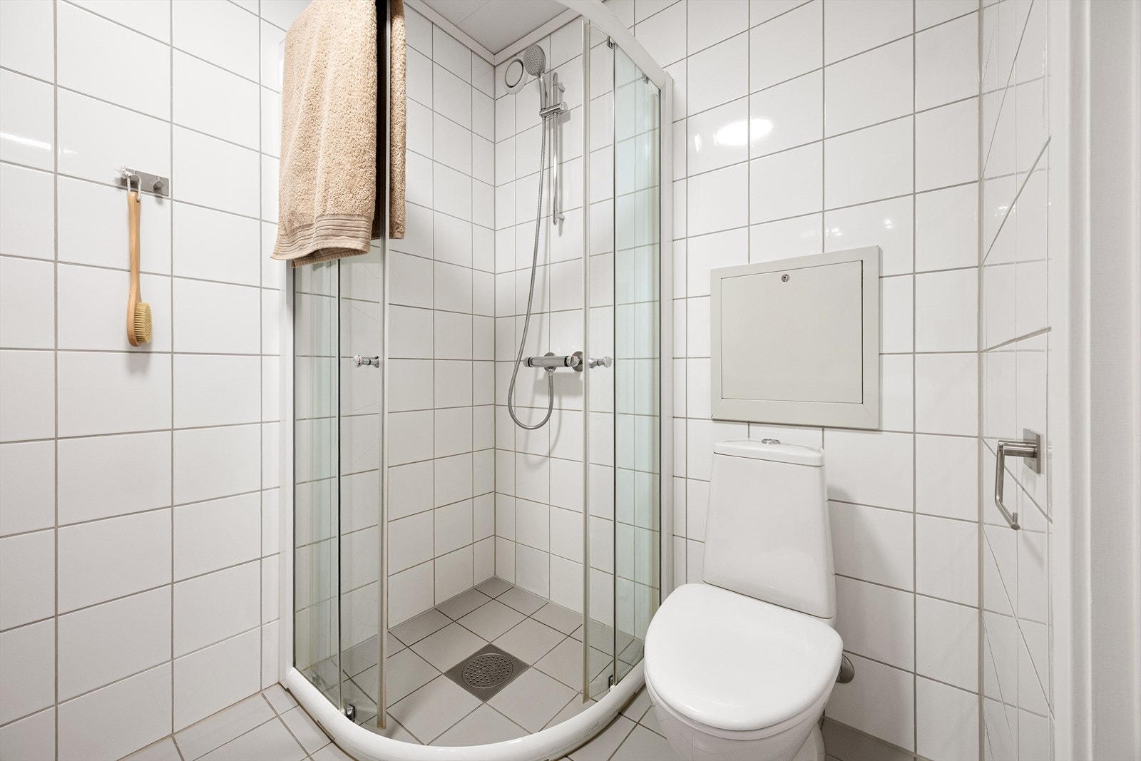Badet har varmekabler i gulv Galleribilde