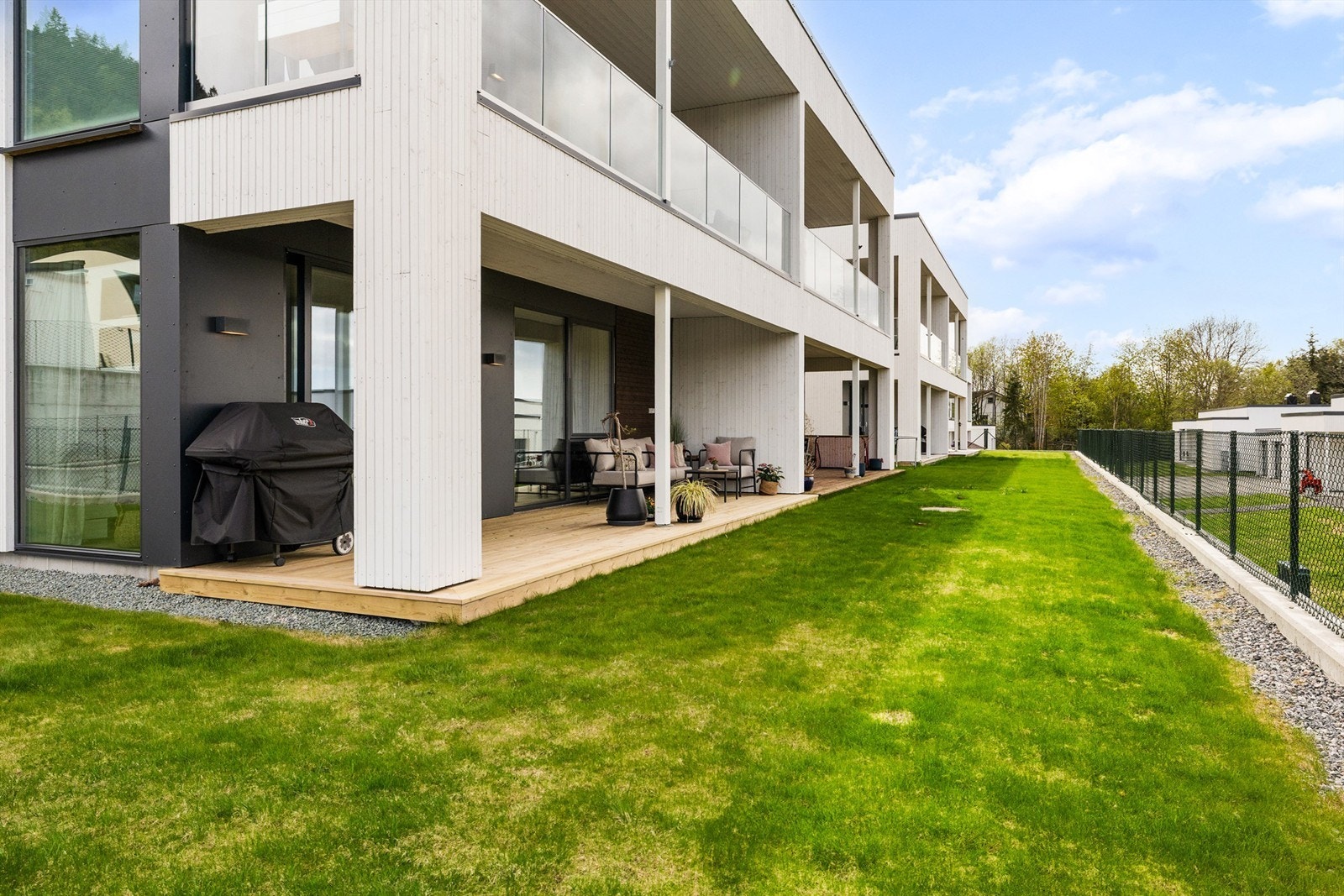 Pent opparbeidet plen Galleribilde
