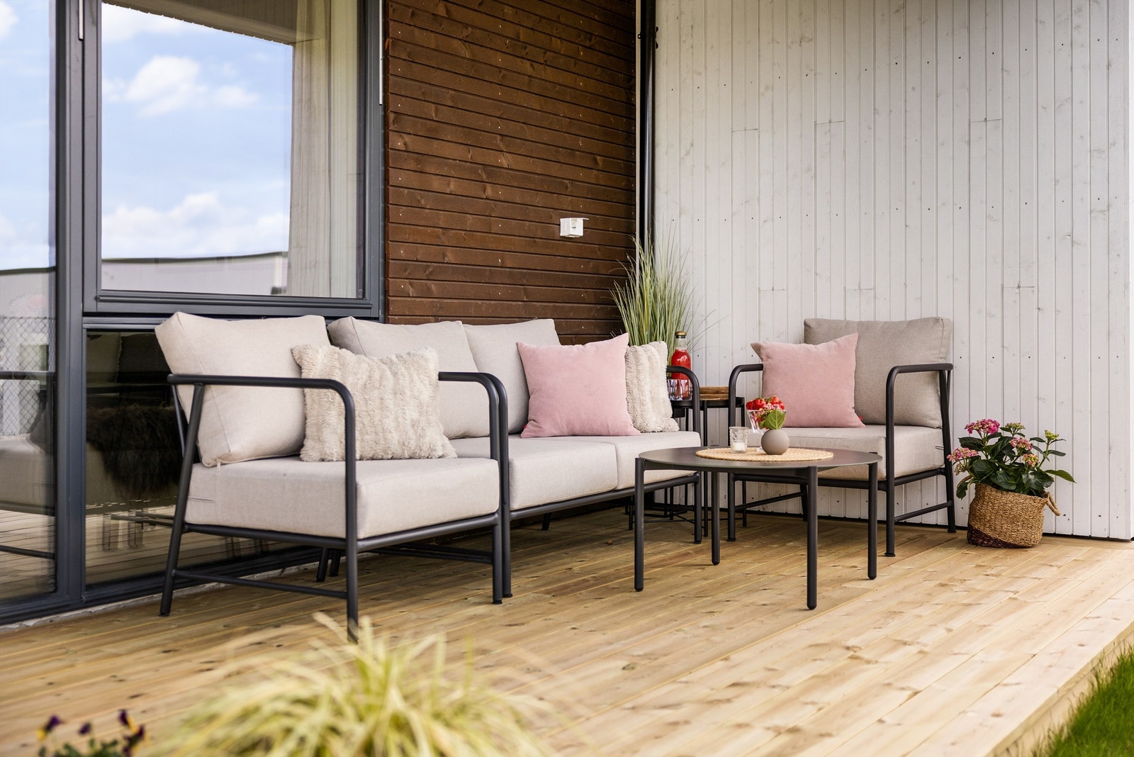 Lun og skjermet terrasse Galleribilde