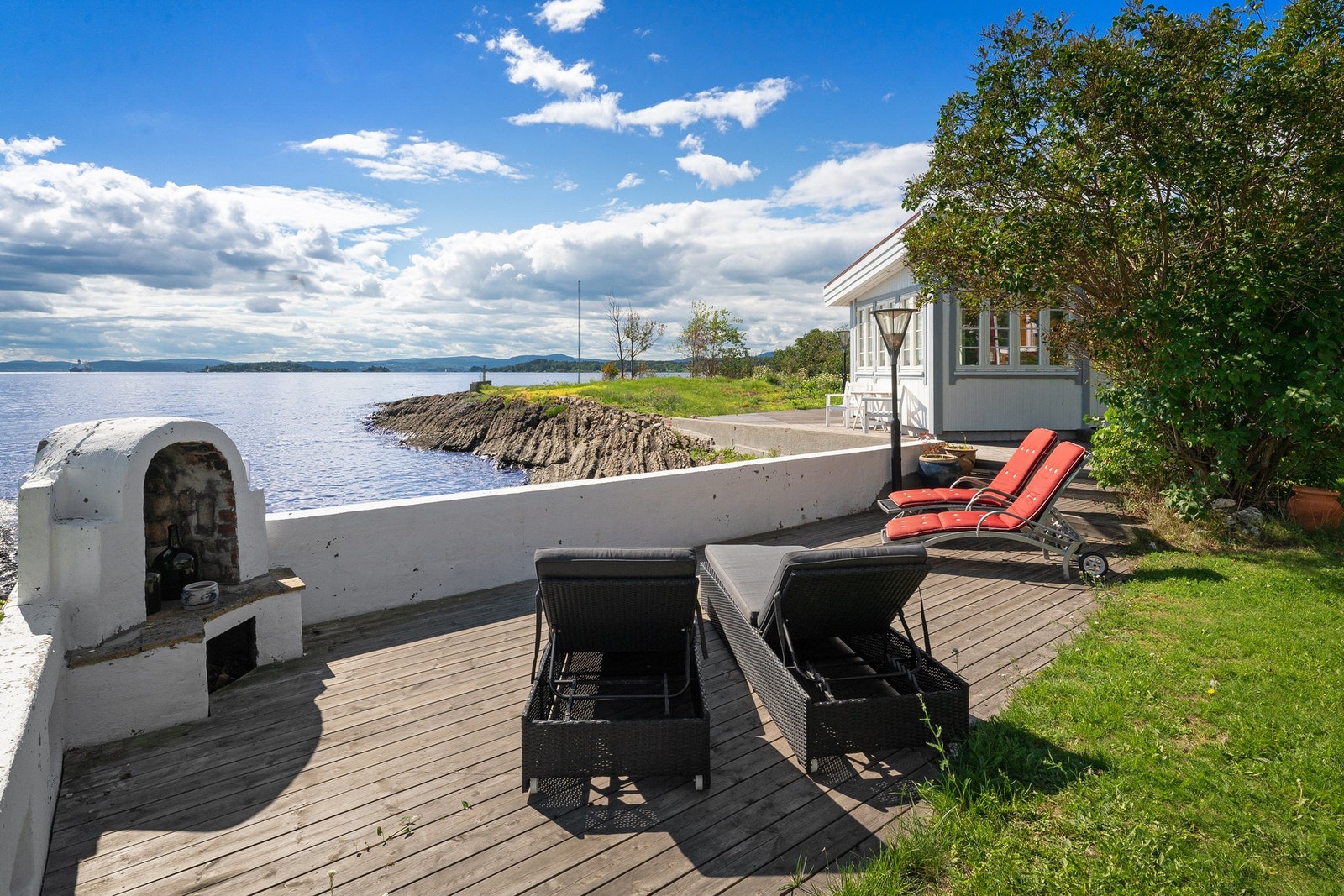 Terrasse mellom annekset og hovedhuset nr. 5 A Galleribilde