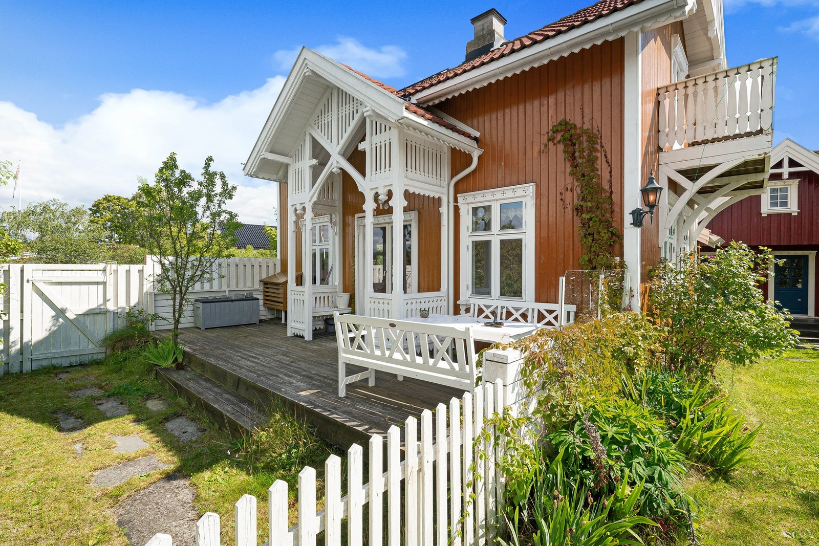 Utgang stue til skjermet terrasse Galleribilde