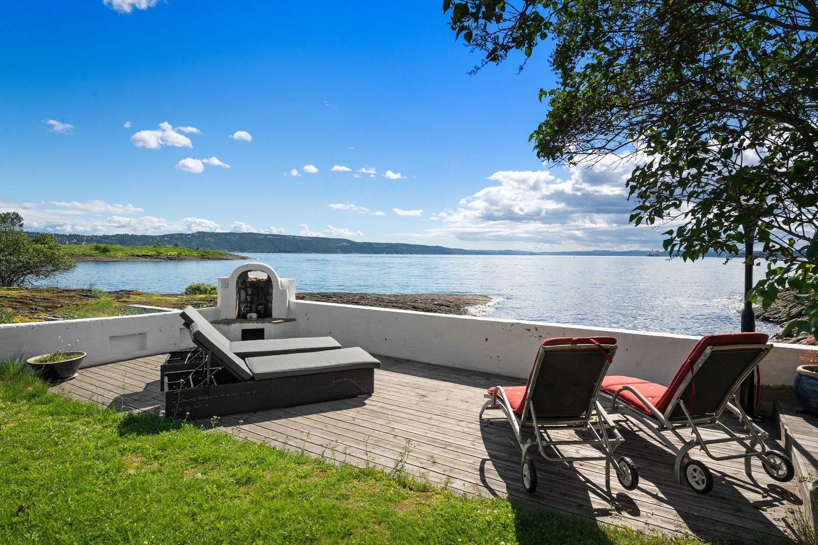 Terrasse mellom annekset og hovedhuset nr. 5 A Galleribilde