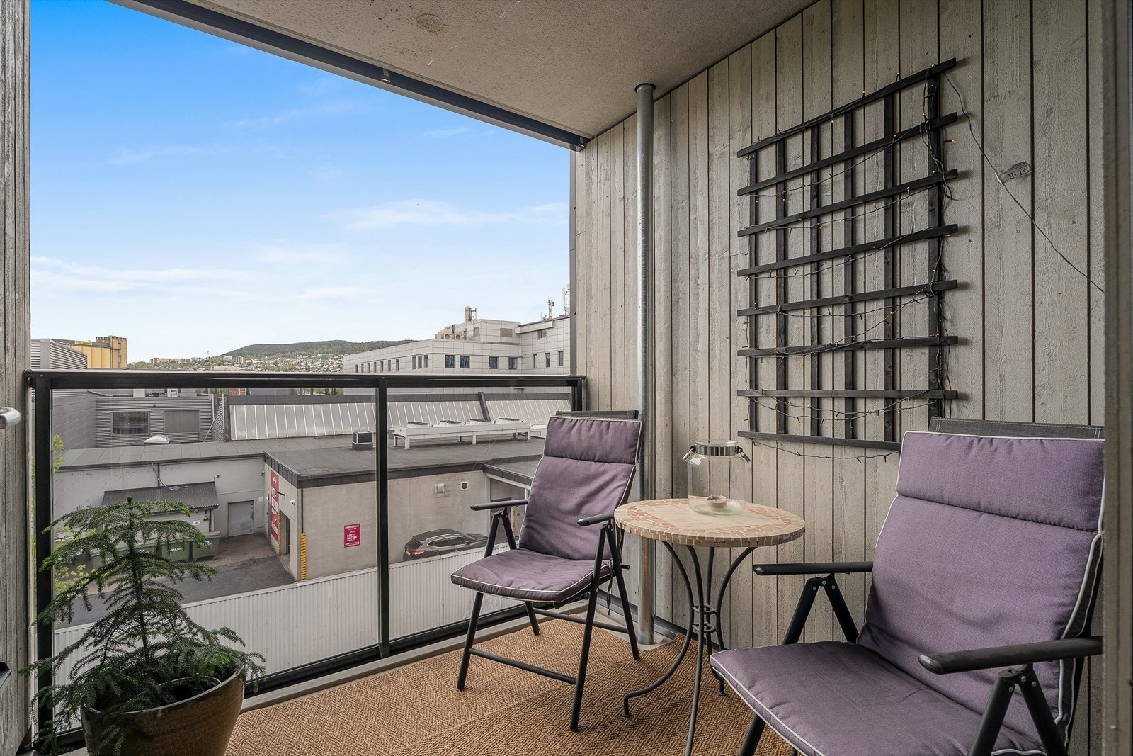 Balkong utenfor soverommet. Galleribilde