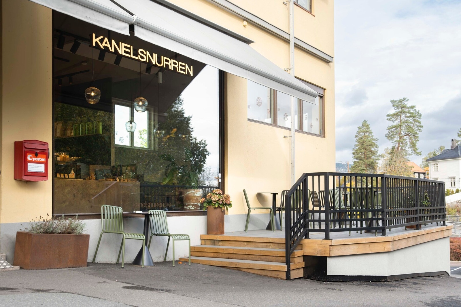 Kanelsnurren bakeri er en koselig cafè med gode bakevarer. Galleribilde