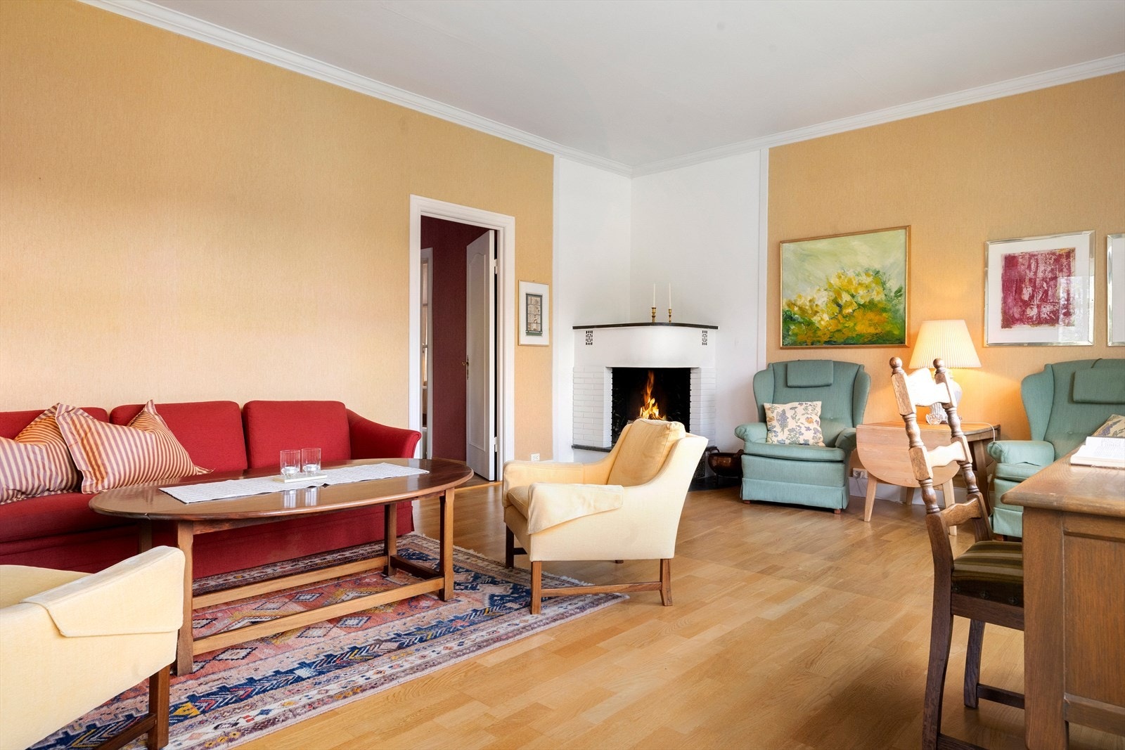 Boligen ble opprinnelig oppført som doktorbolig og huset legekontoret frem til 1982. Galleribilde