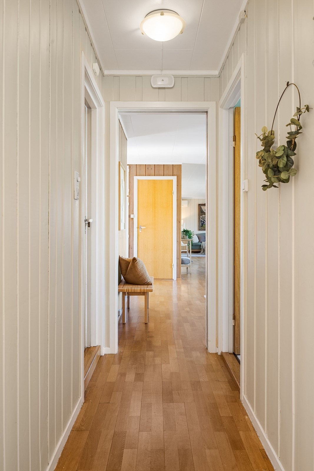 Gang med adkomst til 3 soverom og baderom. Galleribilde