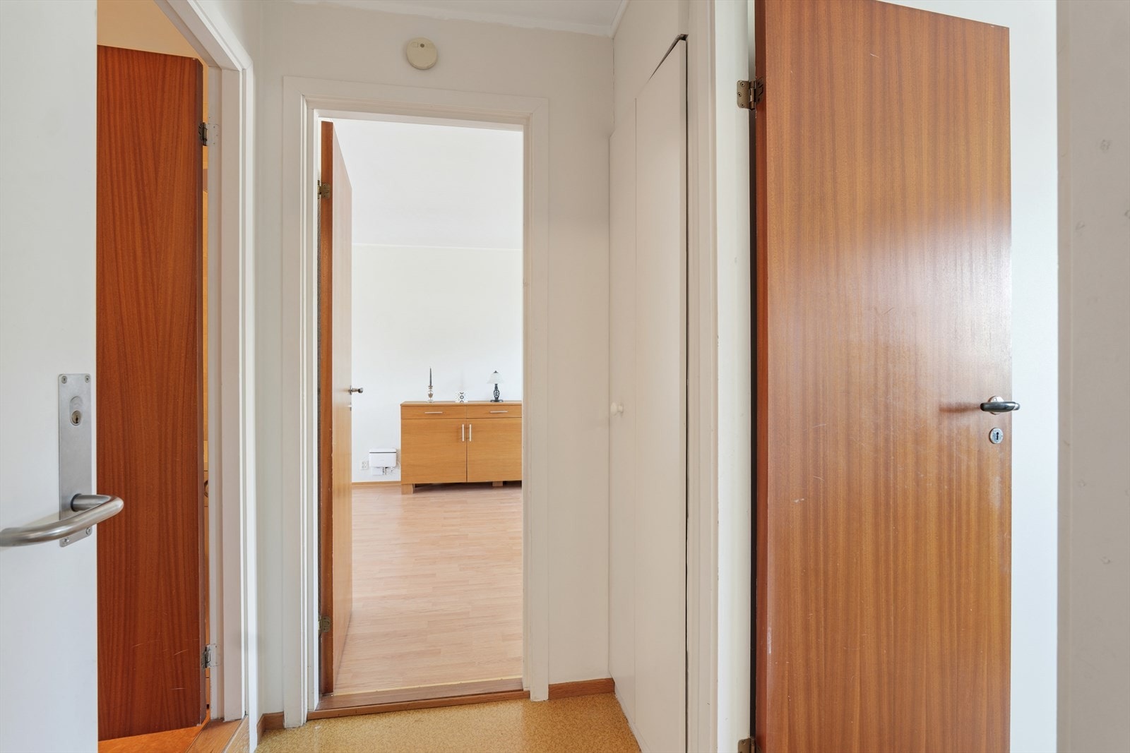 Inngangsparti med porttelefon Galleribilde